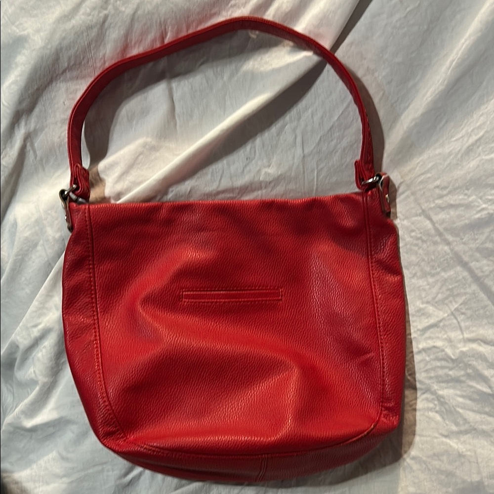 Red 31 jewel purse pebble texture outside, shoulder strap